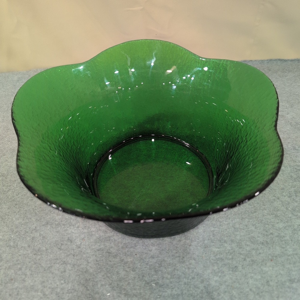Vintage Emerald Green Crinkle Glass Scalloped Rim Decorative Bowl Centerpiece - Picture 3 of 7